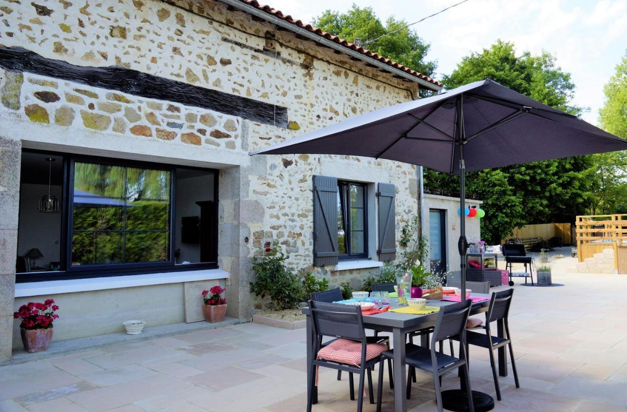 Gite Du Moulin Toucan Berneuil  Εξωτερικό φωτογραφία
